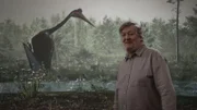 Stephen steht vor einem Pterosaurier.