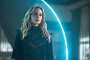 Fiona (Leah Pipes)