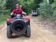 Salvador da Bahia in Brasilien. Die Passagiere Christian und Christine Schorer machen einen Ausflug mit Quads ins Landesinnere in den Dschungel.