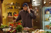 In Ruhe möchte Luke (Scott Patterson) das Restaurant im Dragonfly Inn schmeißen, doch Sookie kann die Kontrolle über die Küche nicht abgeben und lässt ihn ausspionieren ...