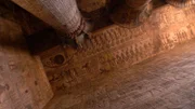 An der Decke des Tempels von Esna wurden bei Restaurierungsarbeiten Darstellungen und Inschriften von einigen bisher noch unbekannten Sternenbildern und Himmelsgottheiten entdeckt. Ein großer Schritt für die Astro-Ägyptologen.