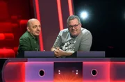 Die Kandidaten des Teams "WWDS": Comedian Bernhard Hoecker (l.) und Moderator Elton (r.), beide Rateteamkapitäne in der Sendung "Wer weiß denn sowas?".
