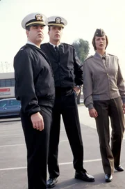 Bud Roberts, Jr. (Patrick Labyorteaux, l.), Harmon Rabb, Jr. (David James Elliott), Sarah MacKenzie (Catherine Bell)