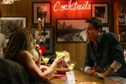 Pam (Kirstie Alley, l.); Kevin (Heath Khan, r.)