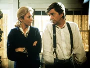 Olivia (Michael Learned, l.) und John (Ralph Waite, r.) machen sich Sorgen um Jason.