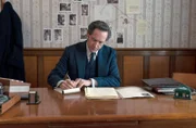 DCI Adam Dalgliesh (Bertie Carvel)