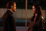 Malcolm Bright (Tom Payne, l.); Jessica Whitly (Bellamy Young, r.)