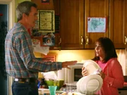 Mike (Neil Flynn, l.); Frankie (Patricia Heaton, r.)