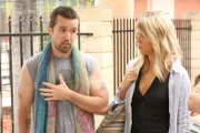 Mac (Rob McElhenney, l.); Dee Reynolds (Kaitlin Olson, r.)