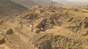 In den Mauern der Monumente der Caral-Kultur in Südamerika kommen immer wieder netzartige Strukturen zum Vorschein. Dienten sie als eine Art vorzeitlicher Erdbebenschutz?