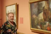 Kabarettist und Schauspieler Reinhard Nowak neben Oskar Kokoschkas „Stillleben mit Hammel und Hyazinthe“. Was passiert in seinem Gehirn, wenn er das Bild betrachtet?