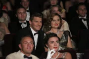 Zeitreise in die 50er Jahre: Im glamourösen Hollywood stellen Emily Deschanel und David Boreanaz ihren zehnten gemeinsamen Film vor und werden am berühmten Walk of Fame verewigt.