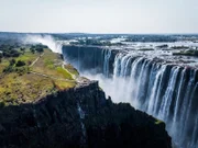 Die östlichen Teile der Viktoriafälle liegen in Zeiten mit niedrigem Wasserstand meist trocken.