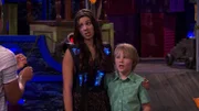 Phoebe Thunderman (Kira Kosarin), Harris Evilman (Casey Simpson)