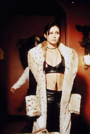Prue (Shannen Doherty)