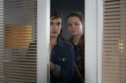 Yasmin Meckel (Sophie Dal, l.); Gudrun Wohlers (Katrin Pollitt, r.)
