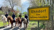 Islandpferdereiter innen in Ehndorf.