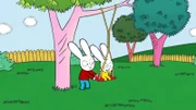 Simon (l.) kümmert sich gerne um seinen kleinen Bruder Franz (r.) und spielt mit ihm auch gerne auf der Schaukel im Garten.