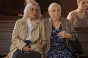 Was haben Oma Hedwig (Dorothea Walda, l.) und Luise Germann (Maria Mägdefrau, r.) mit dem Cannabis-Anbau in Büdringhausen zu schaffen?