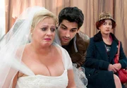 Von links: Rosi Döpfner (Petra Kleinert), Marco Petrassi (Daniel Rodic) und Herta Frohwitter (Ulrike Krumbiegel).