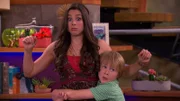 L-R: Phoebe Thunderman (Kira Kosarin), Harris Evilman (Casey Simpson)