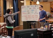 Als Leonard (Johnny Galecki, l.) wegen einer anstehenden Operation ins Krankenhaus kommt, gerät Sheldon (Jim Parsons, r.) in Panik und errechnet sofort alle möglichen Wahrscheinlichkeiten dafür, dass Leonard den Eingriff nicht überleben wird ...
