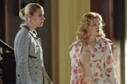 Noch glaubt Lemon (Jaime King, l.) an einen langweiligen Junggesellinnenabschied, aber Magnolia (Claudia Lee, r.) hat andere Pläne ...