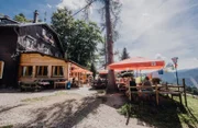 Speckbacher Hütte: früher Rothschildjagdschloss - heute beliebter Wanderertreffpunkt- bekannteste Hütte am Semmering