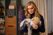 Taylor Otto (Meg Donnelly)
