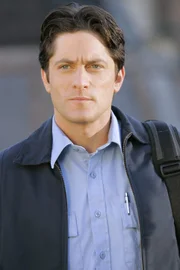 Während Melinda zu Besuch bei ihrer Mutter ist, wird Jim Clancy (David Conrad) von einem Geist heimgesucht ...