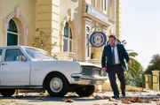 Detective Shepherd (Neill Rea) muss den Tod seiner Lieblingssängerin Holly Collins aufklären.