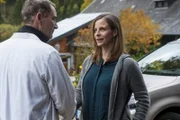 Dr. Philip Hansen (Heikko Deutschmann ) und Helena Brüggemann (Julia Jäger) lernen sich auf dem Grieshaberhof kennen.