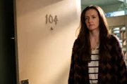 Sarah (Stephanie Allynne)