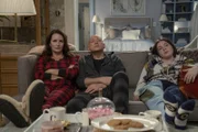 l-r: Charlotte York (Kristin Davis), Harry Goldenblatt (Evan Handler), Rose Goldenblatt (Alexa Swinton)
