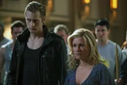 True Blood Season2 EP Timebomb, True Blood Staffel2 EP Lass mich frei, regie USA 2007, darsteller Paquin, Anna as Sookie Stackhouse Skarsgard, Alexander as Eric Northman.