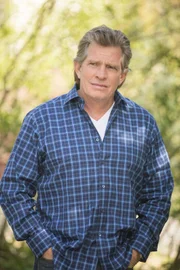 Robert (Thomas Haden Church)