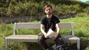 Jerrick (23), ohne festen Wohnsitz, hat Aussicht auf eine Wohnung in Mannheim, da das Jobcenter die Miete übernimmt.