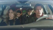 On left: Frances (Sarah Jessica Parker), Lila (Sterling Jerins), Tom (Charlie Kilgore), Robert (Thomas Haden Church).