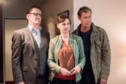 Finn (Sven Martinek, r.), Lars (Ingo Naujoks, l.) und Nina Weiss (Julia Schäfle, M.)
