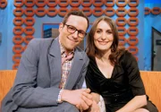 rbb Fernsehen KRÖMER - DIE INTERNATIONALE SHOW, Krömer begrüßt die ‚kleine wilde Börsenmaus’ Anja Kohl.