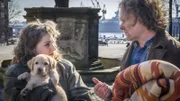 Händler Hans Werkel (Jörg Zuch) will schnell ins Geschäft kommen, doch Lara (Cheyenne Dumat) ist skeptisch. Ist dieser Welpe nicht viel zu jung?