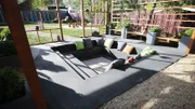 Landscape designer Sara is there to turn a chaotic construction site into a beautiful garden with hammocks and a flowering bed.