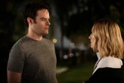 L-R: Barry Berkman (Bill Hader) und Sally Reed (Sarah Goldberg)
