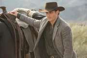 Teddy Flood (James Marsden).