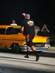 Big Chief hits the light as Jeff Lutz waits at the starting line