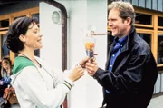 Lisa Brunner (Janina Hartwig, l.): Dr. Justus Hallstein (Harald Krassnitzer, r.)