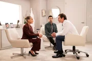 V.l.: Carrie Bradshaw, Anthony Marentino und Dr. Paul David