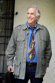 Gene Cousineau (Henry Winkler)