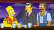 Auch wenn zwielichtige Gestalten Homer (l.) in Brasilien hohe Bestechungssummen anbieten, er bleibt standhaft und überzeugt als Schiedsrichter durch seine Rechtschaffenheit ...