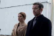 Paul Haynes (Max Beesley, re.)